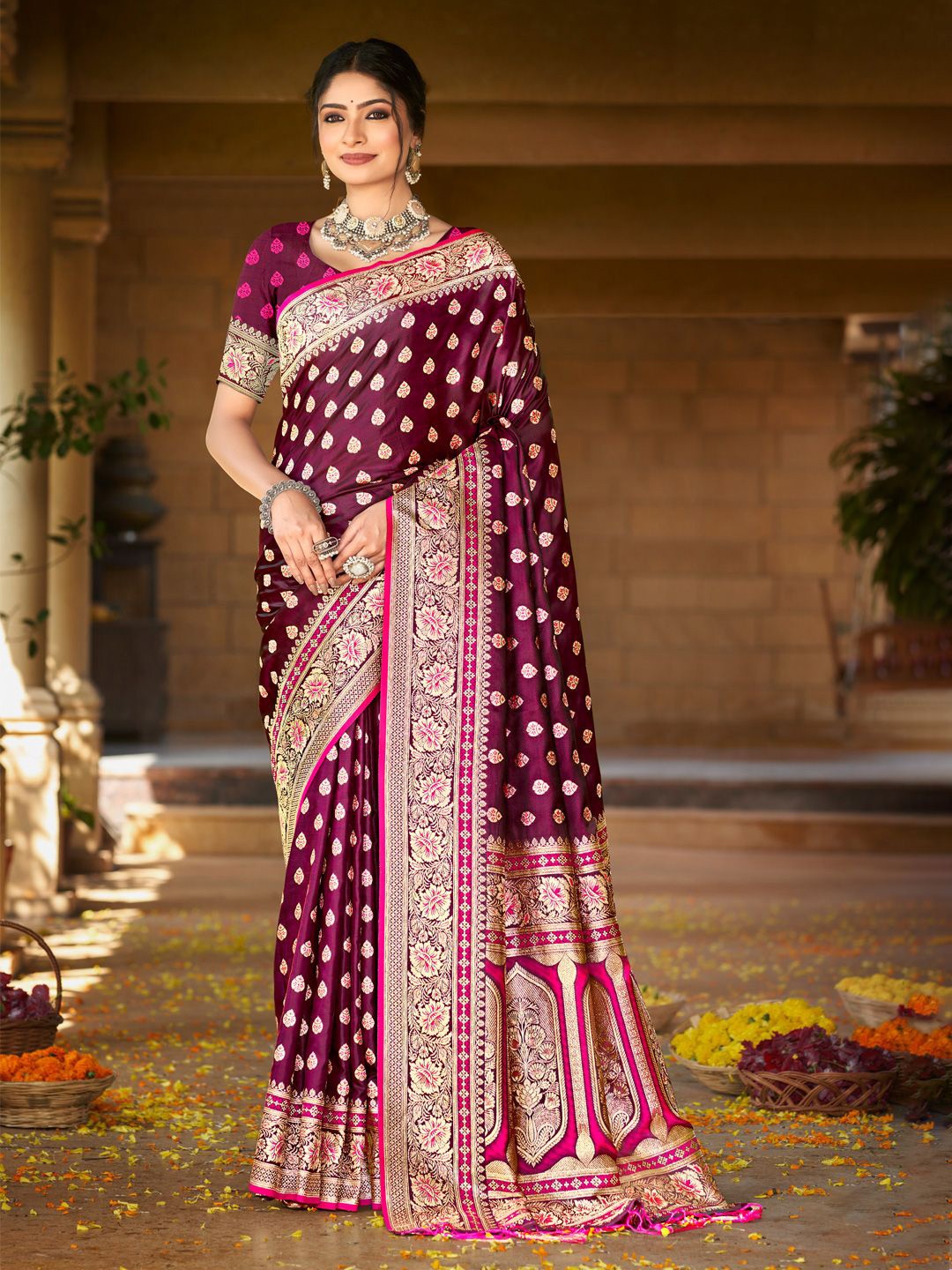 

Exclusiva Woven Design Zari Satin Saree, Purple