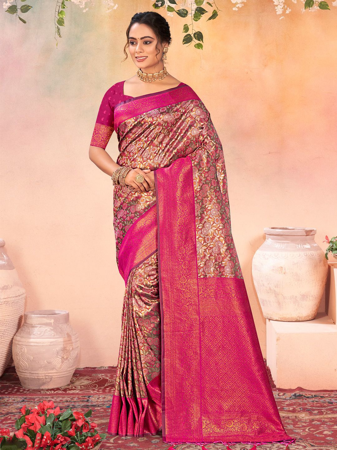 

Exclusiva Floral Zari Kanjeevaram Saree, Pink