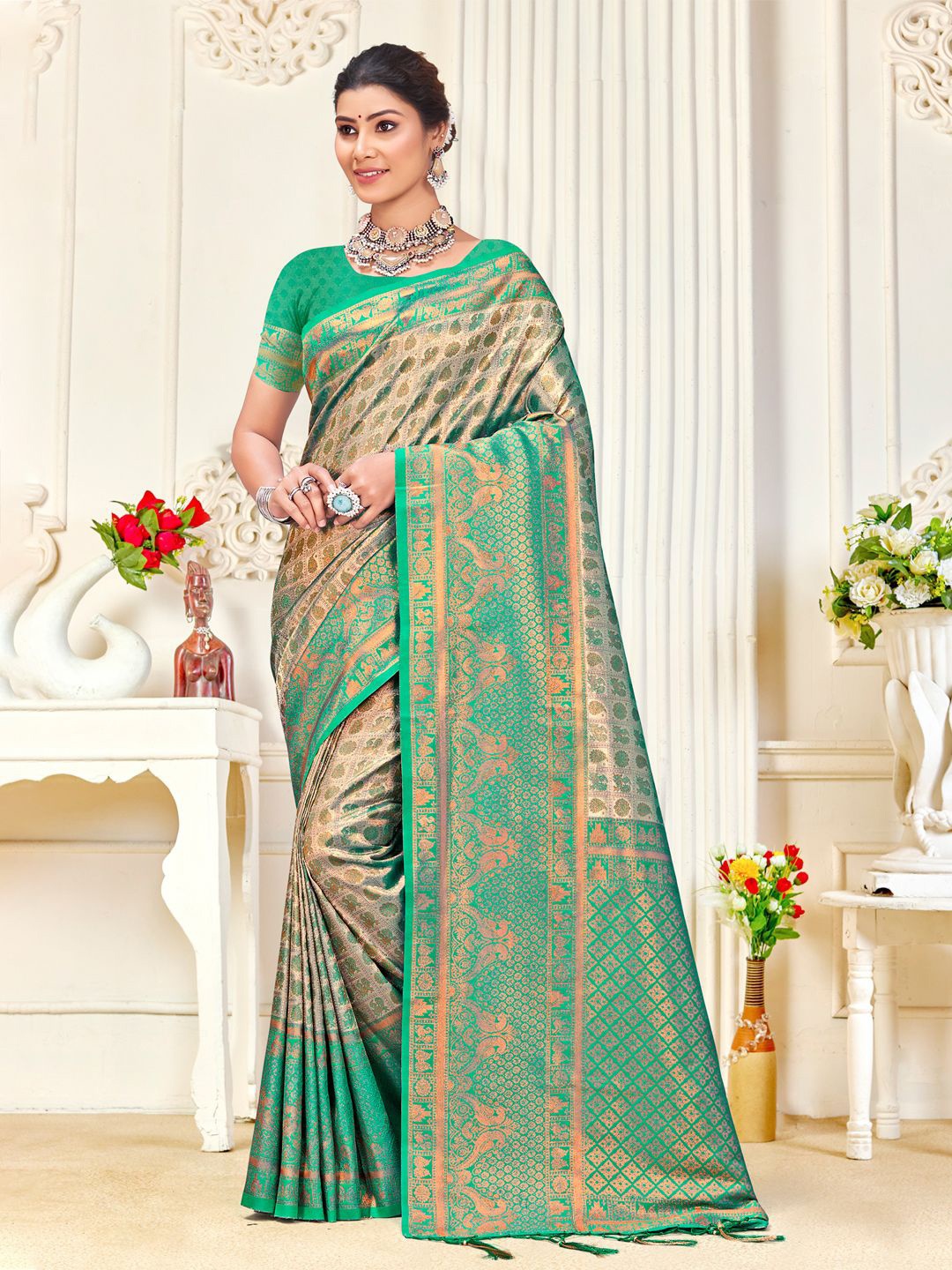

Exclusiva Woven Design Zari Kanjeevaram Saree, Green