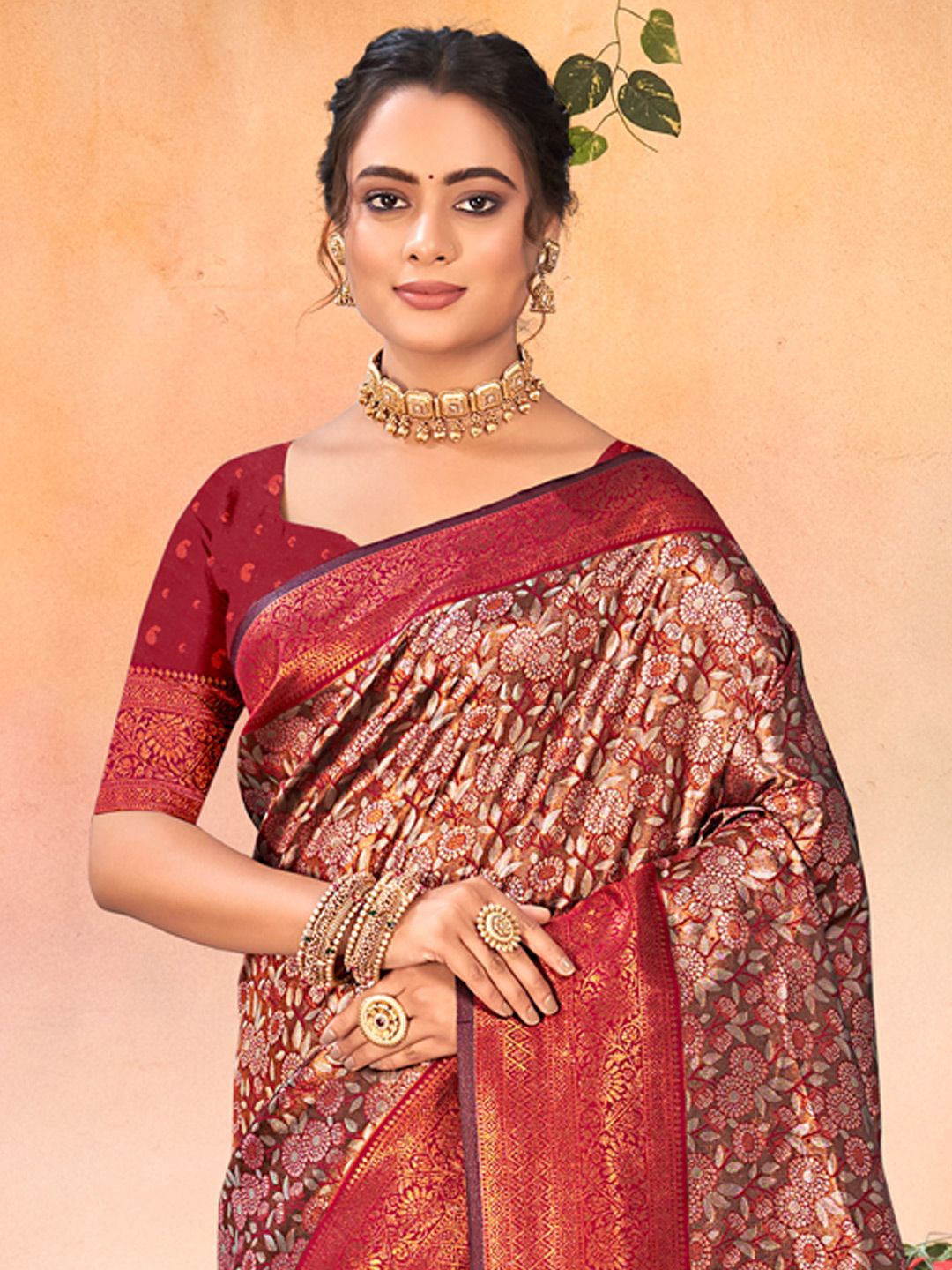 

Exclusiva Woven Design Saree, Red