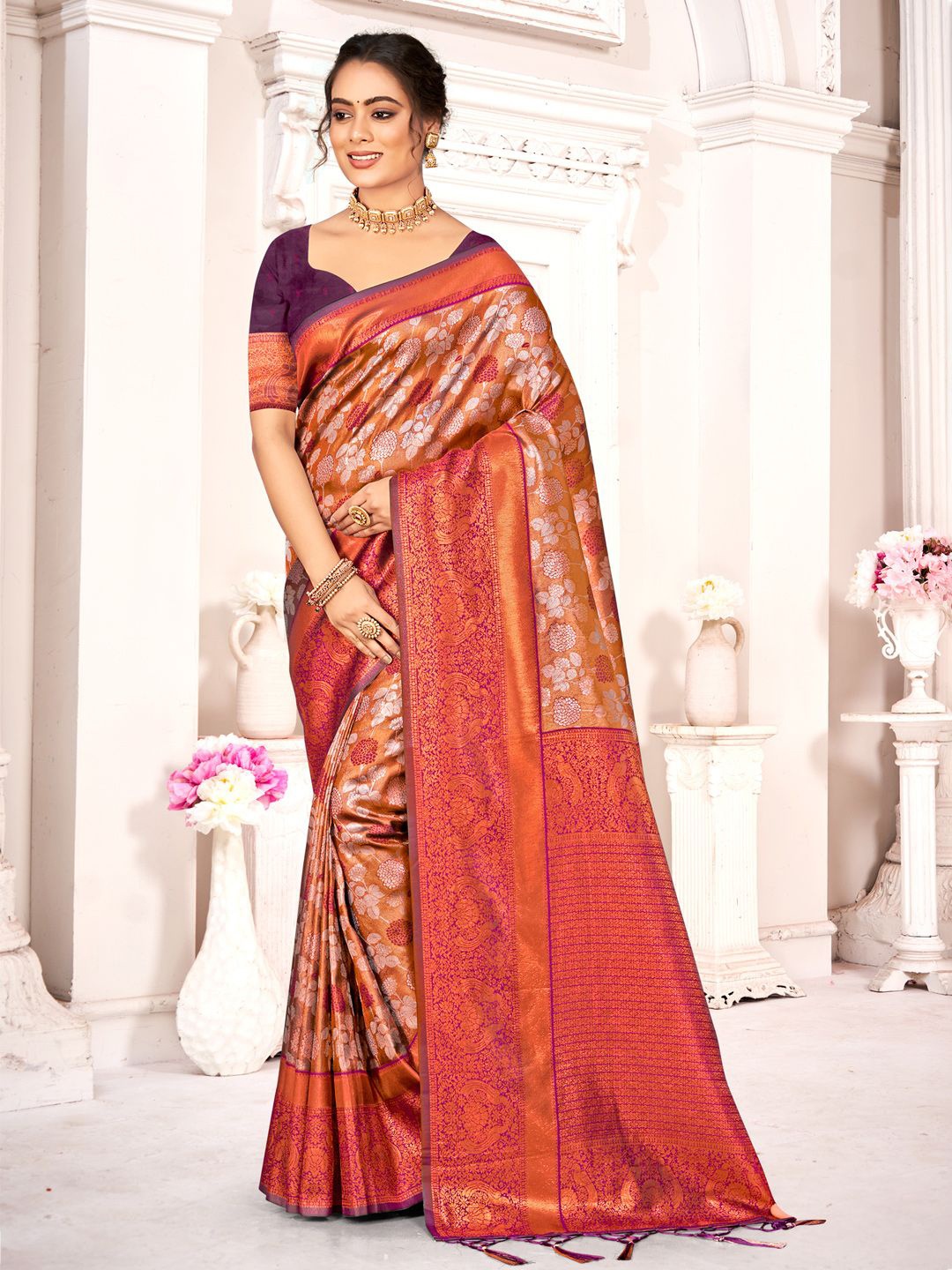 

Exclusiva Woven Design Chikankari Saree, Red