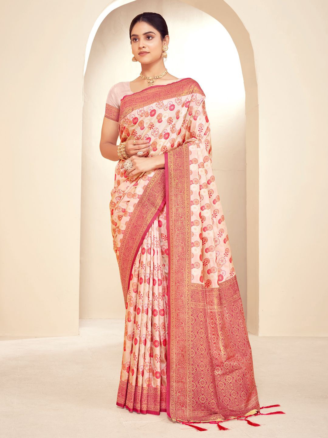 

Exclusiva Woven Design Zari Saree, Pink