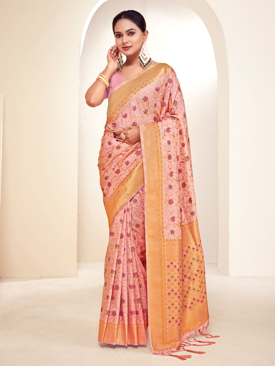 

Exclusiva Woven Design Zari Saree, Pink