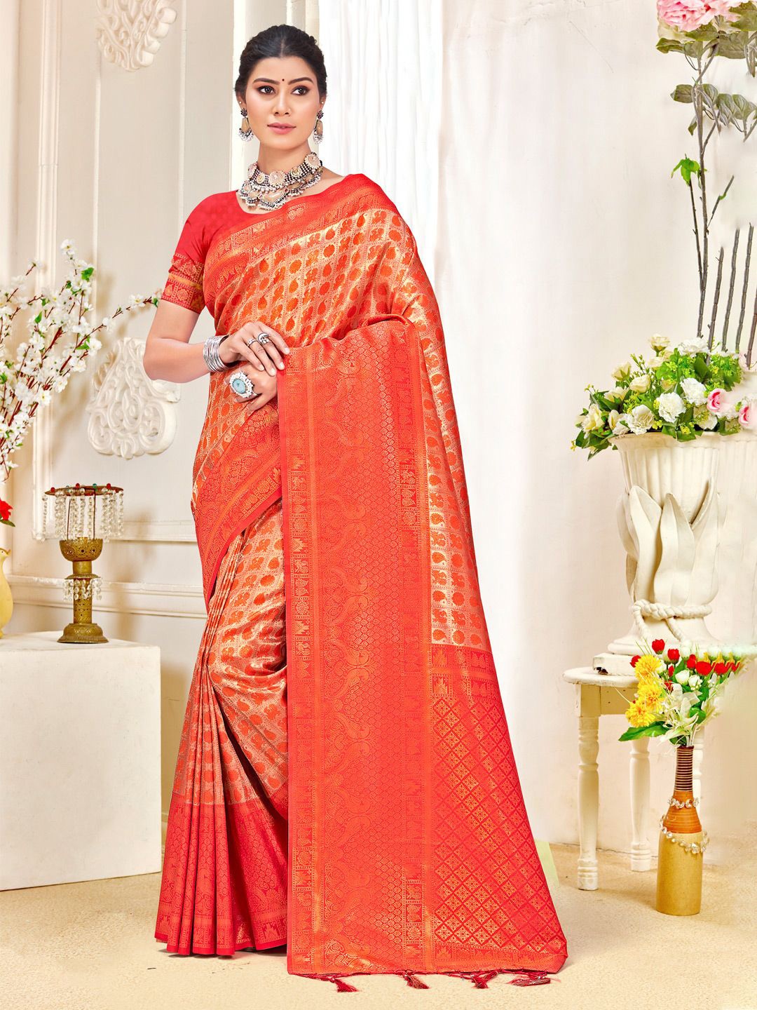 

Exclusiva Woven Design Zari Kanjeevaram Saree, Orange