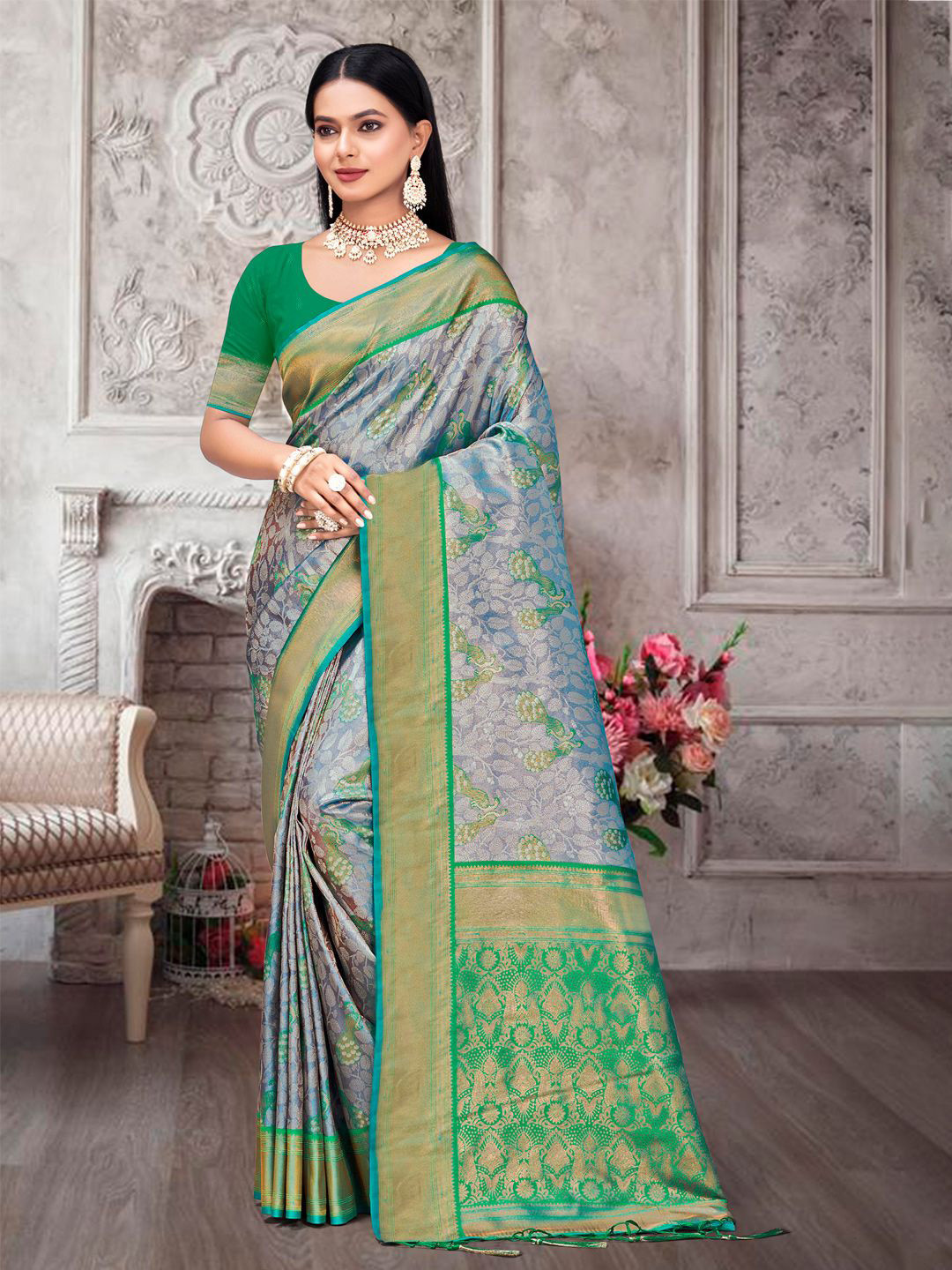 

Exclusiva Woven Design Zari Saree, Green