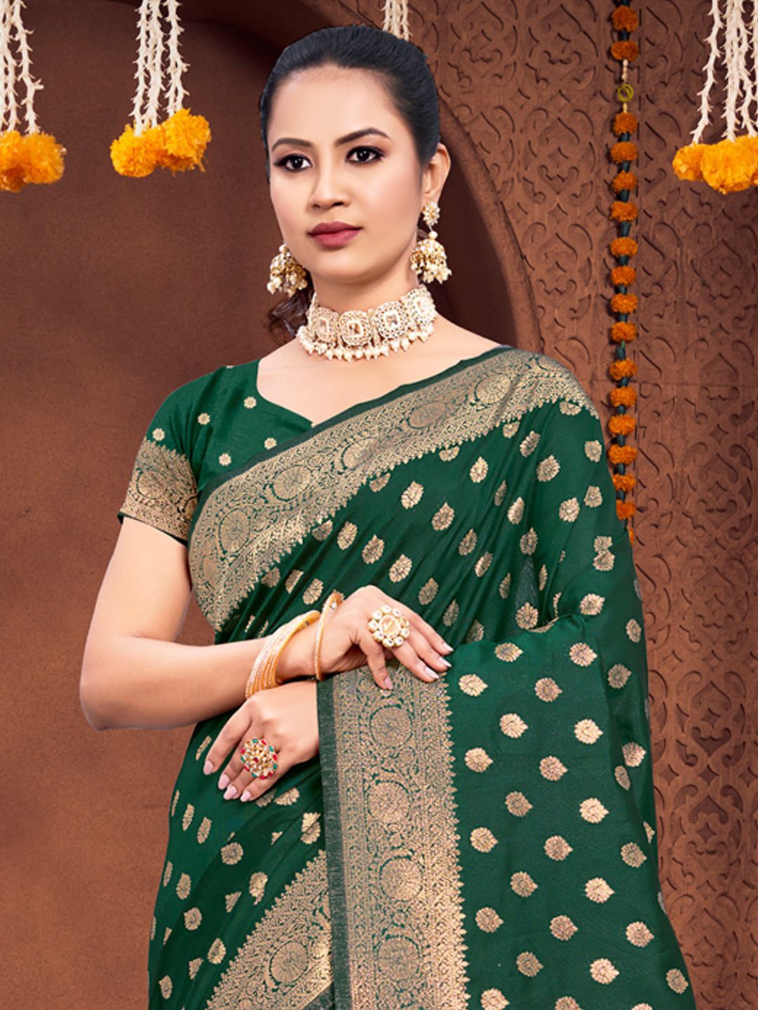 

Exclusiva Zari Woven Design Saree, Green