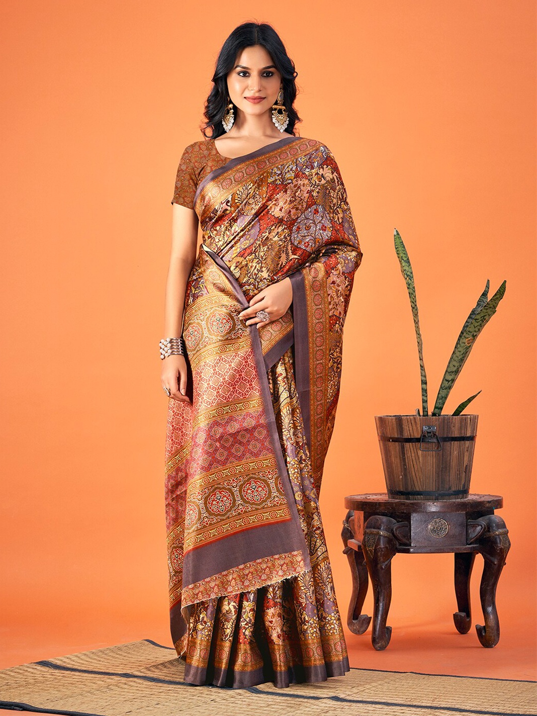 

Exclusiva Woven Design Zari Saree, Maroon