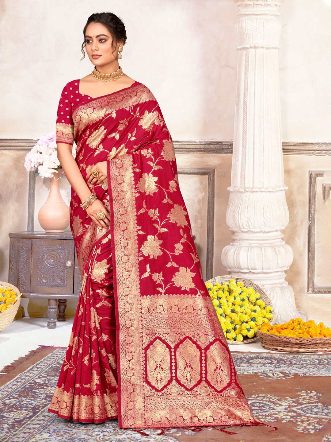 

Exclusiva Woven Design Zari Saree, Maroon