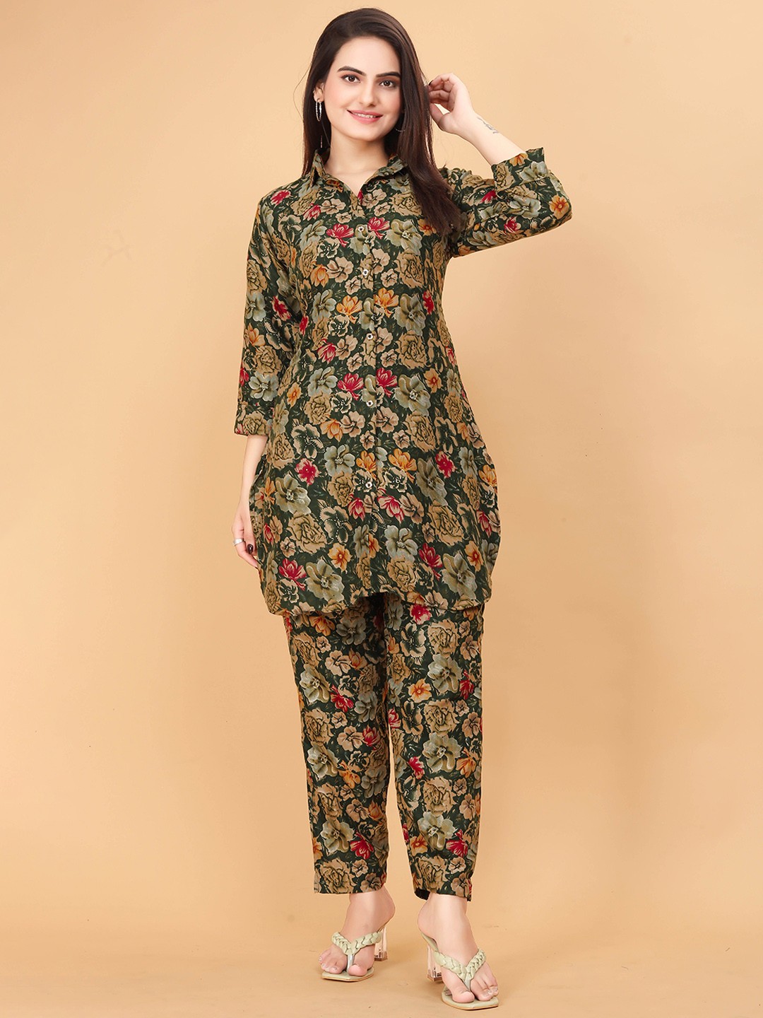 

Ashiya Fab Floral Printed Three-Quarter Sleeves Curved Shirt With Trousers, Green