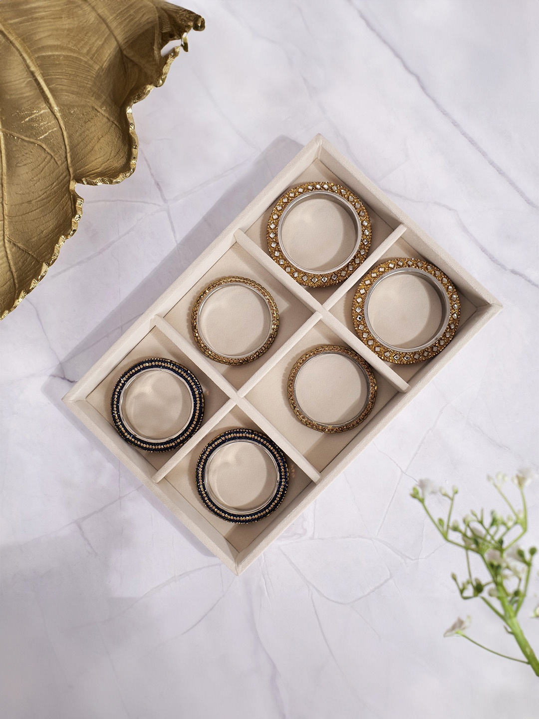 

La Trove Cream-Coloured Wardrobe Luxury 6 Grids Jewellery Organiser