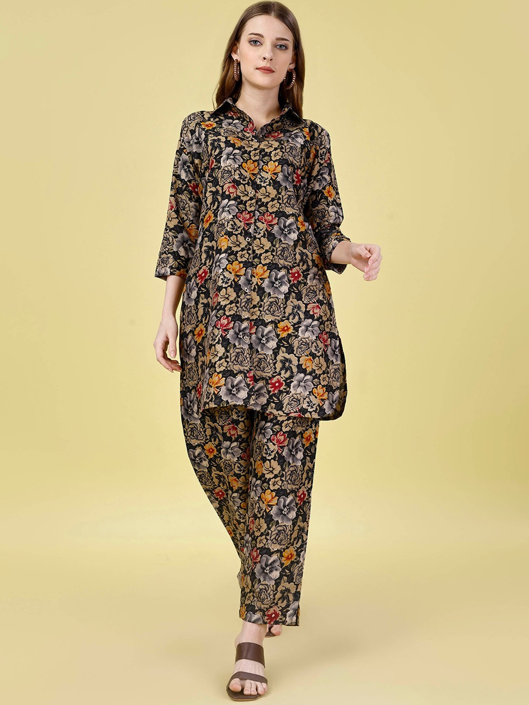 

Ashiya Fab Floral Printed Three-Quarter Sleeves Curved Shirt With Trousers, Black