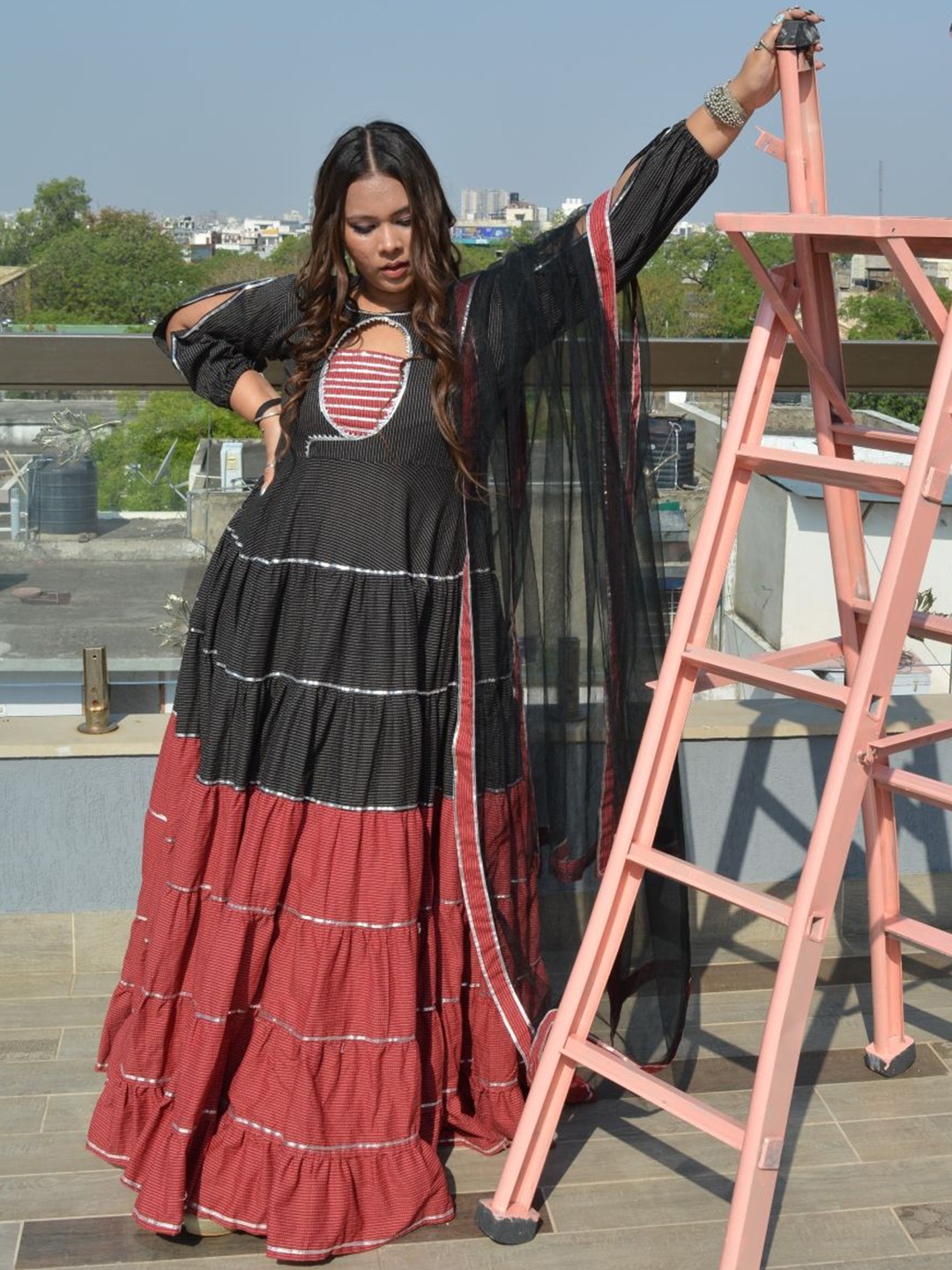 

Swadeshi Shringaar Striped Gotta Patti Empire Anarkali Kurta & Trousers & Dupatta, Black