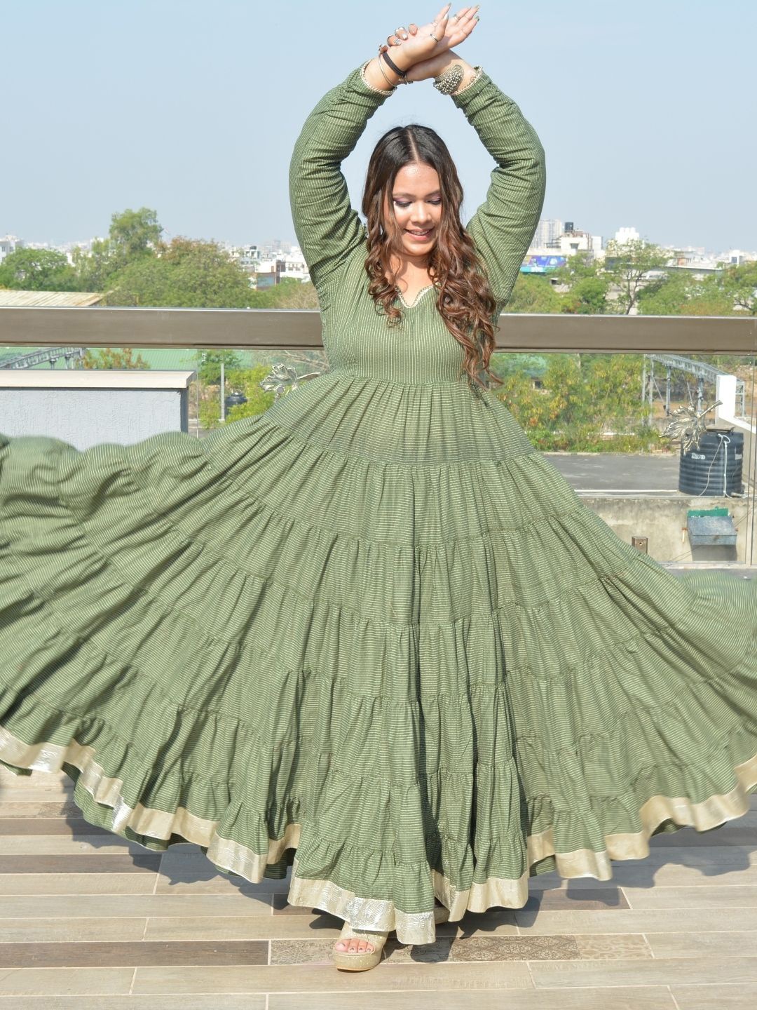 

Swadeshi Shringaar Striped Layered Gotta Patti Anarkali Kurta With Trousers & Dupatta, Olive