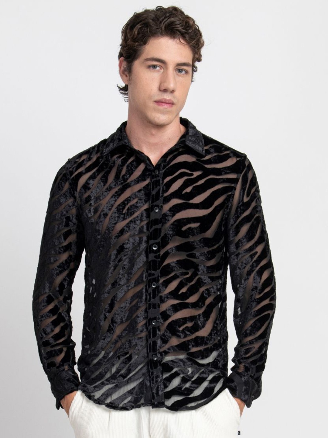 

KISSOSS Classic Slim Fit Spread Collar Self Design Casual Shirt, Black