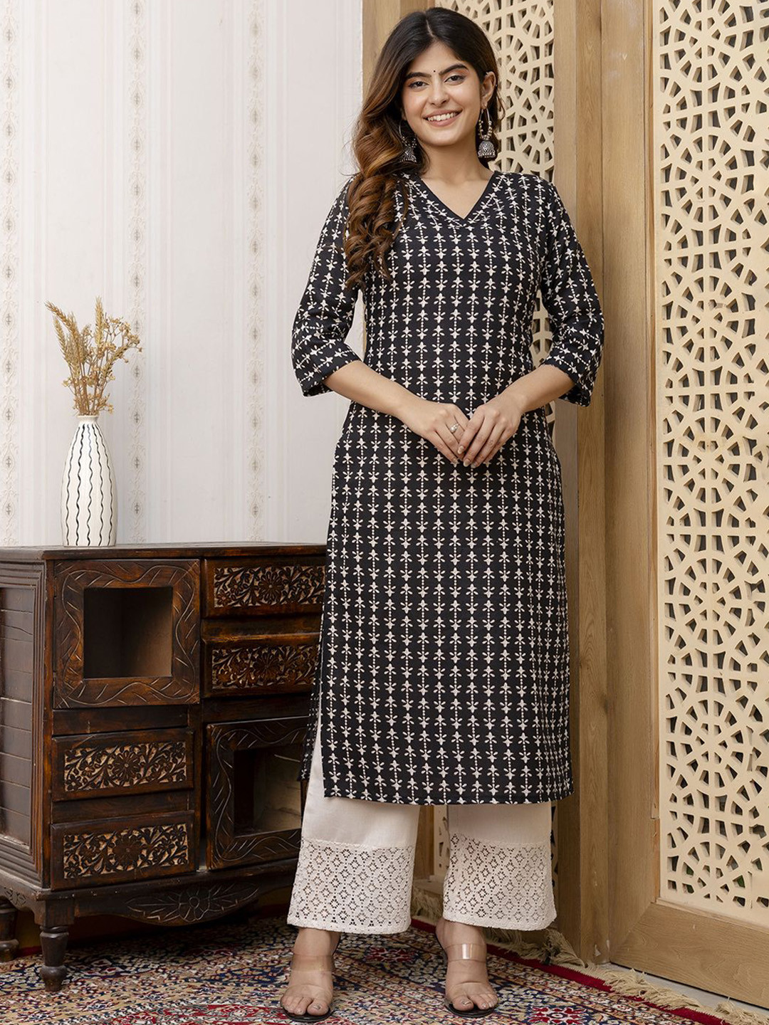 

Nayo Printed Straight Kurta, Black