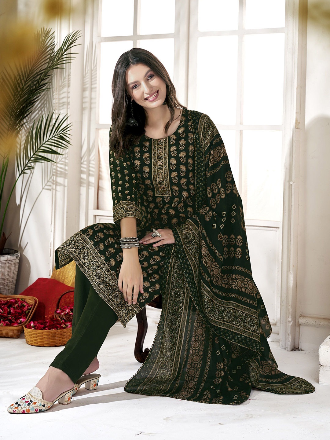 

Anouk Green Floral Printed Regular Straight Kurta With Trousers & Dupatta