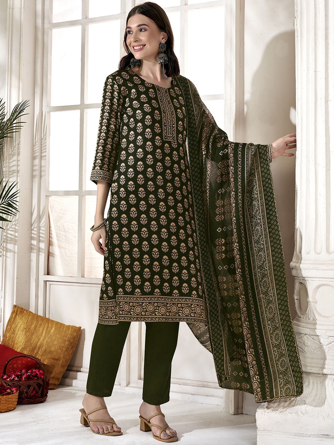 

Anouk Floral Printed Regular Mirror Work Straight Kurta With Trousers & Dupatta, Green