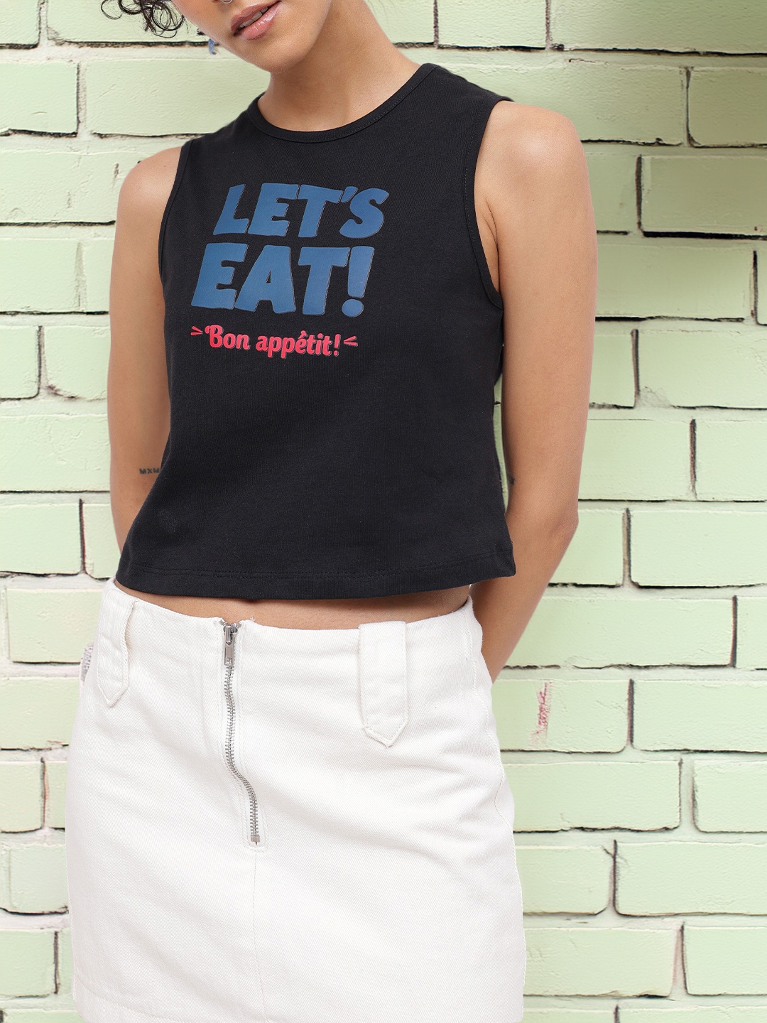 

DressBerry Om Nom Nom Let's Eat Sleeveless Crop T-shirt, Black