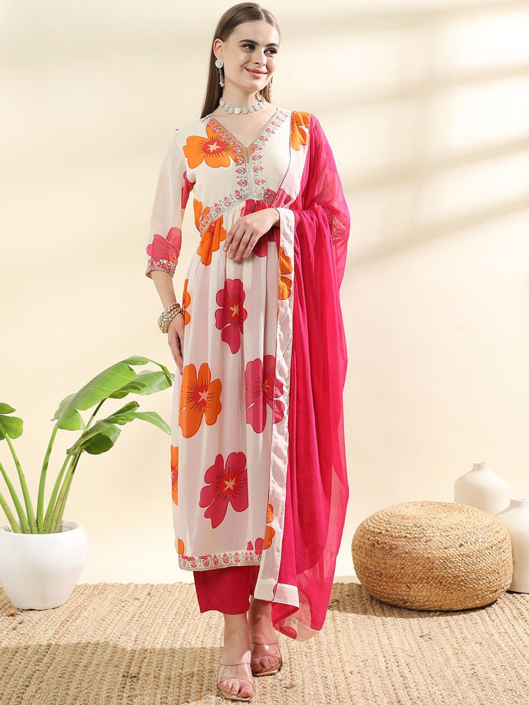 

BAESD Floral Printed Georgette Thread Work Georgette Anarkali Kurta With Trouser & Dupatta, Red