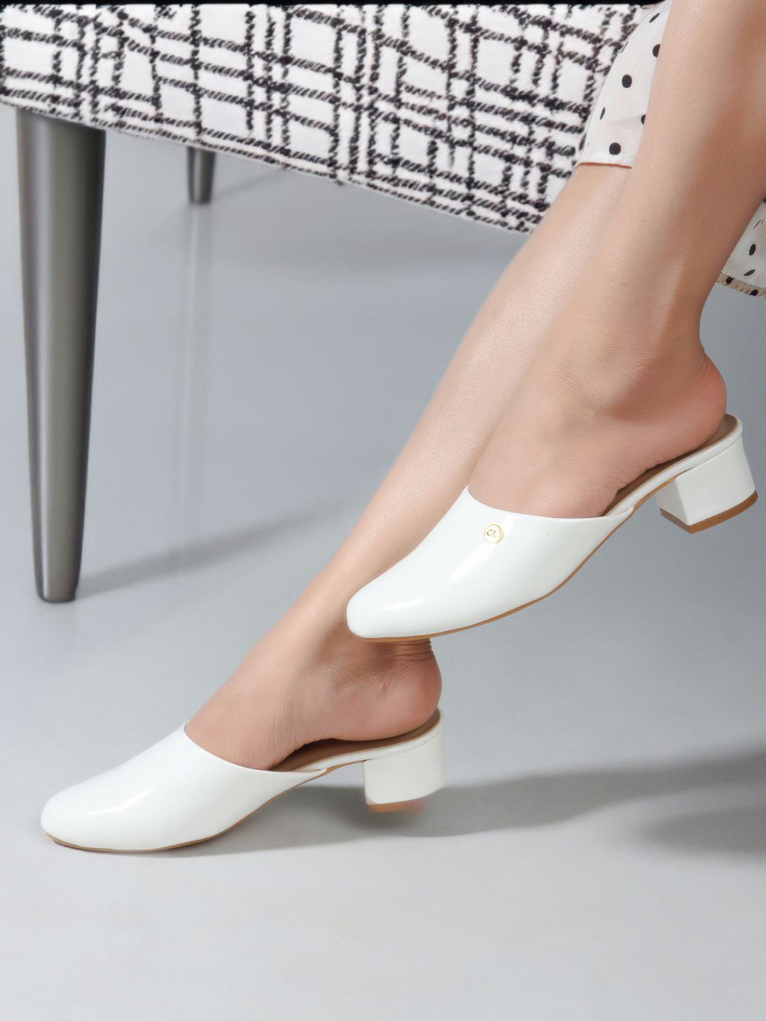 

Carlton London Round Tie Block Heeled Mules, White