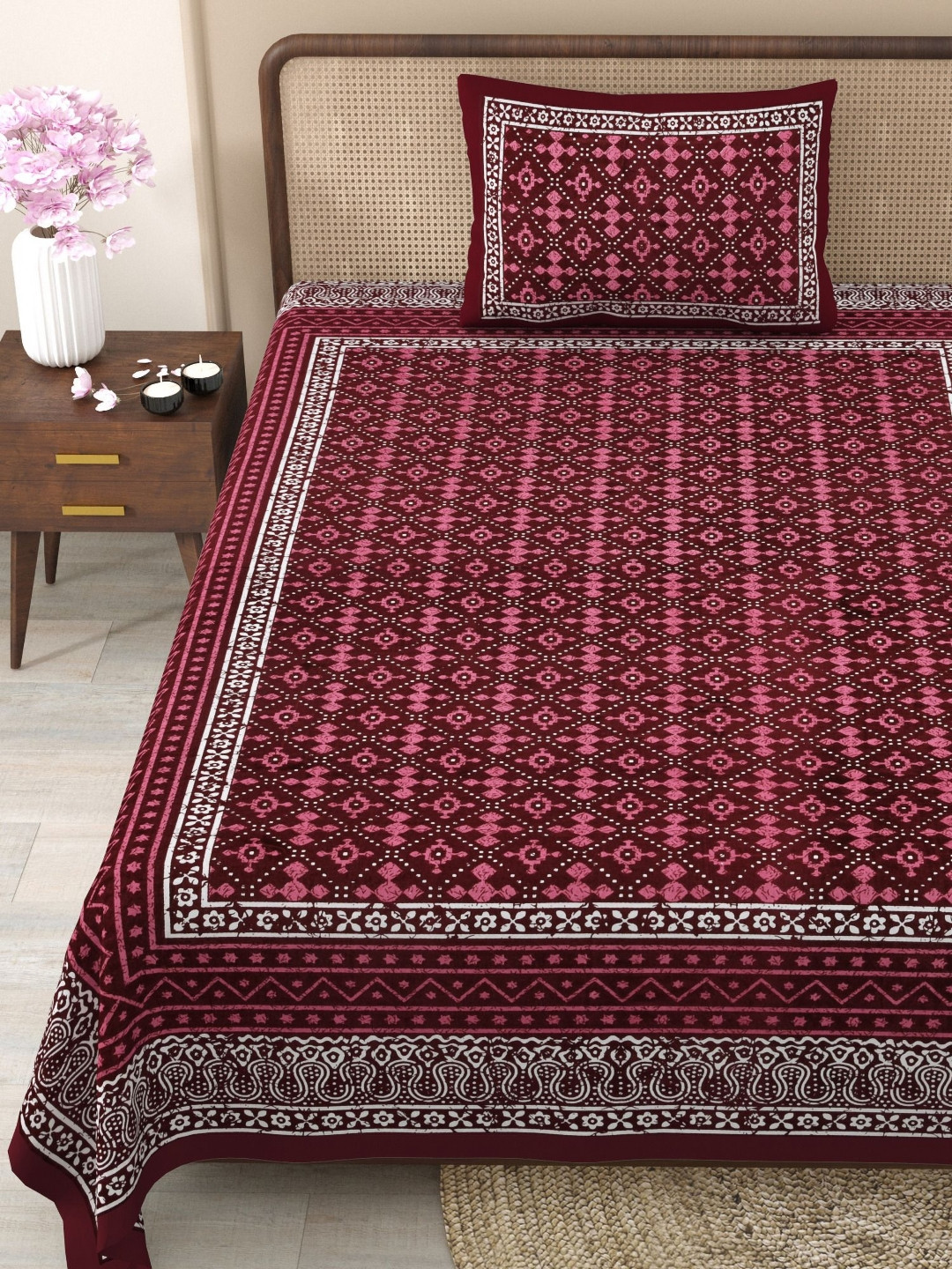 

SHOOLIN Maroon & White Geometric 144 TC Single Bedsheet with 2 Pillow Covers