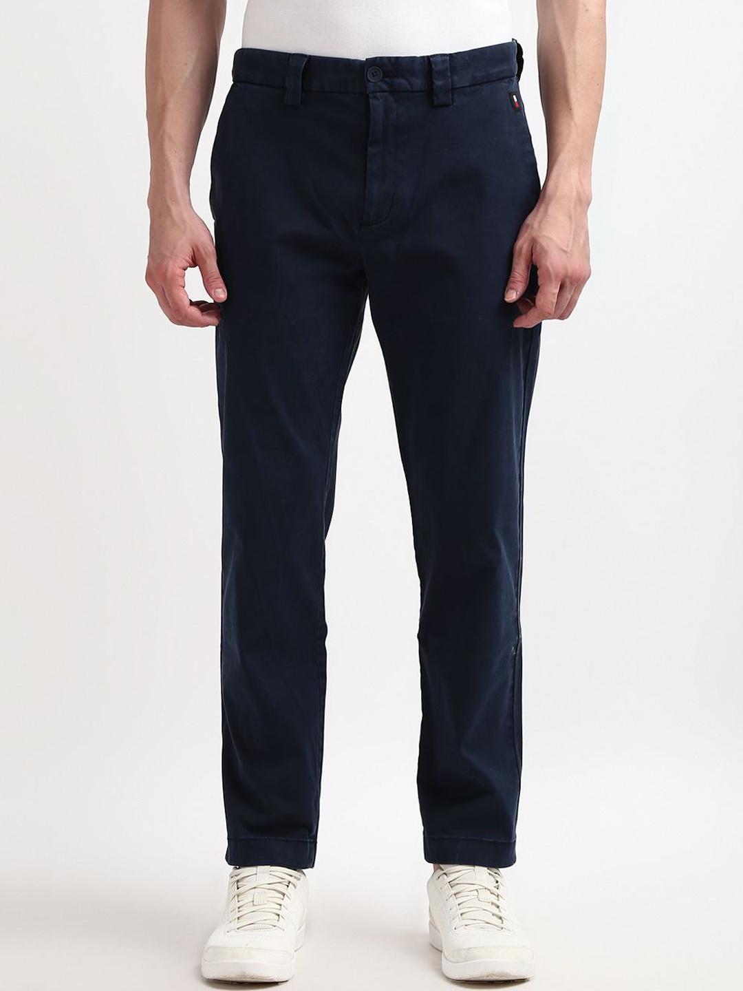 

Tommy Hilfiger Men Mid-Rise Chinos Trousers, Navy blue