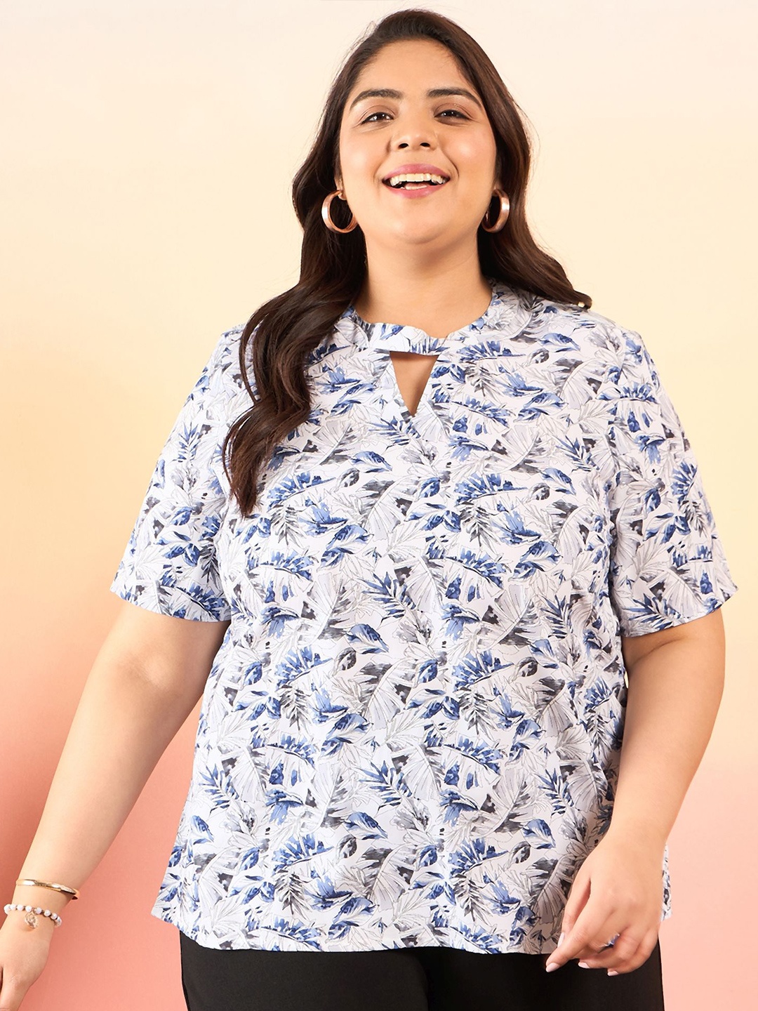 

Sztori Plus Size Floral Printed Keyhole Neck Crepe Top, White
