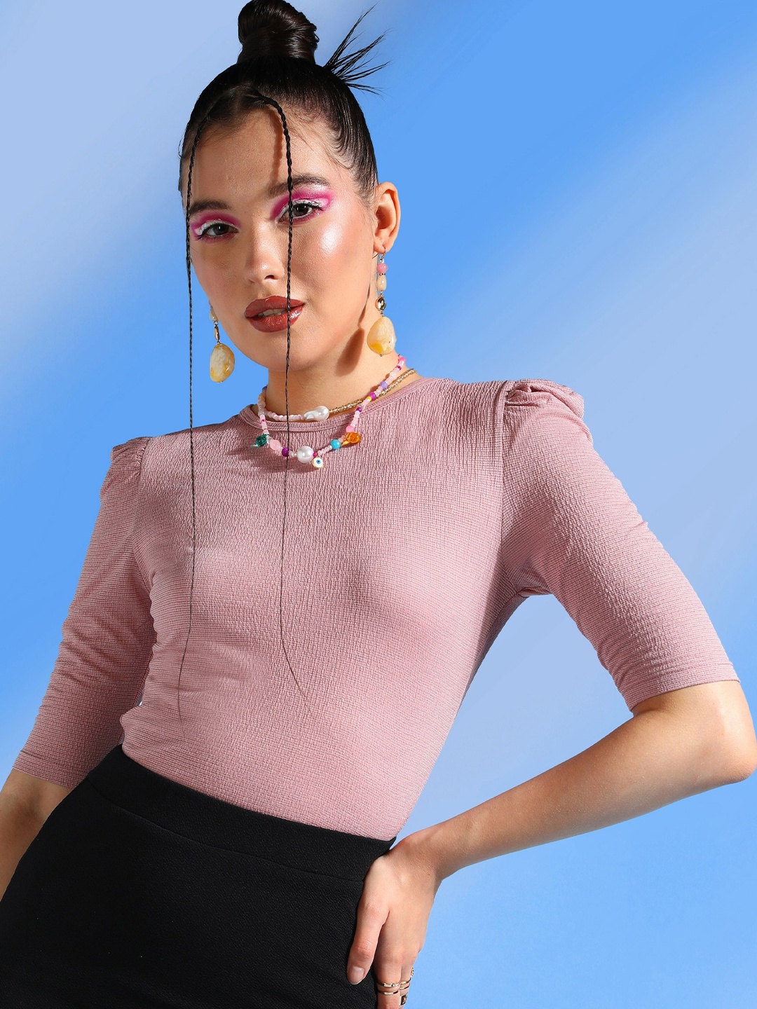 

Veni Vidi Vici Lavender Round Neck Puff Sleeves Fitted Top