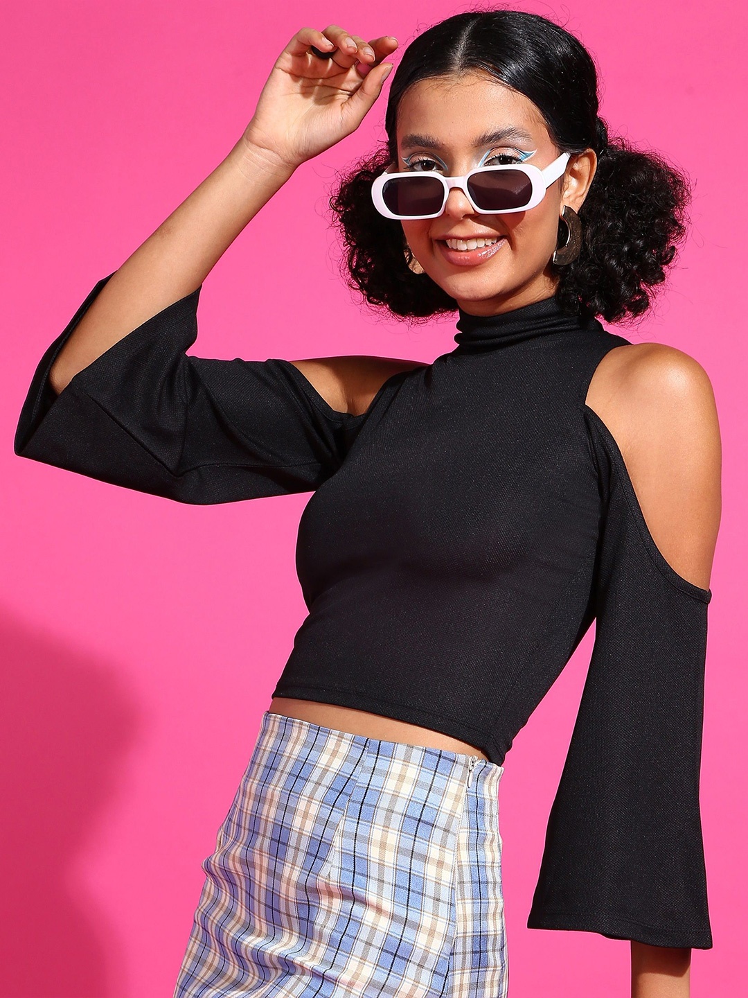 

Veni Vidi Vici Black High Neck Cold-Shoulder Sleeves Top