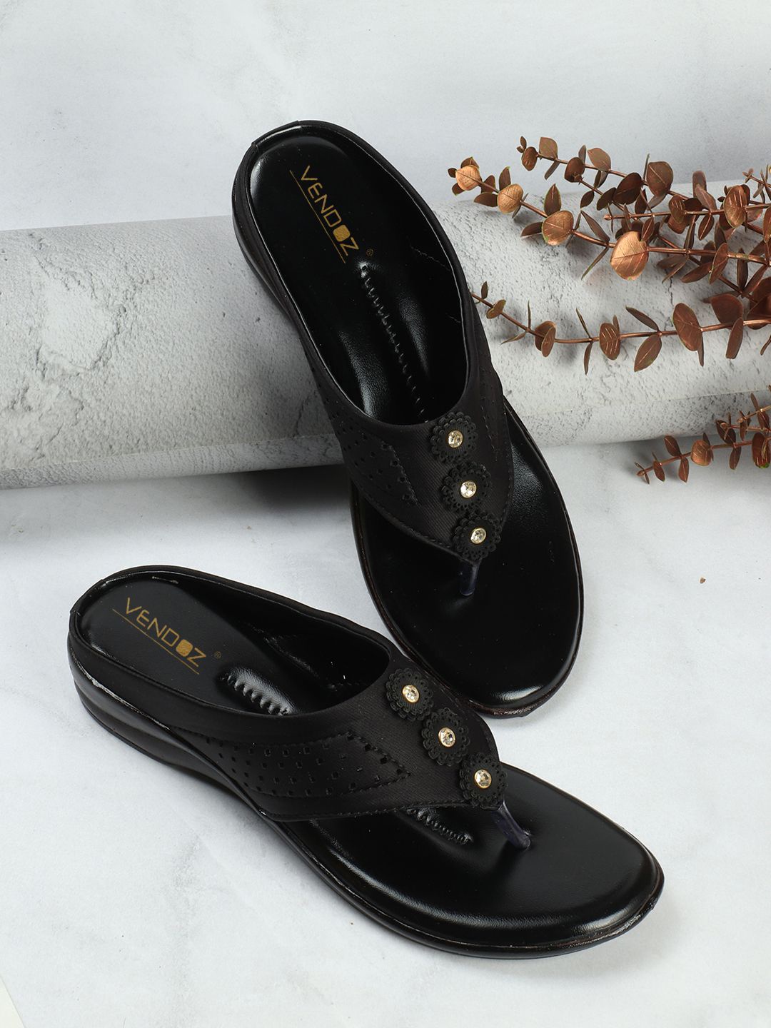 

VENDOZ T-Strap Open Toe Flats, Black