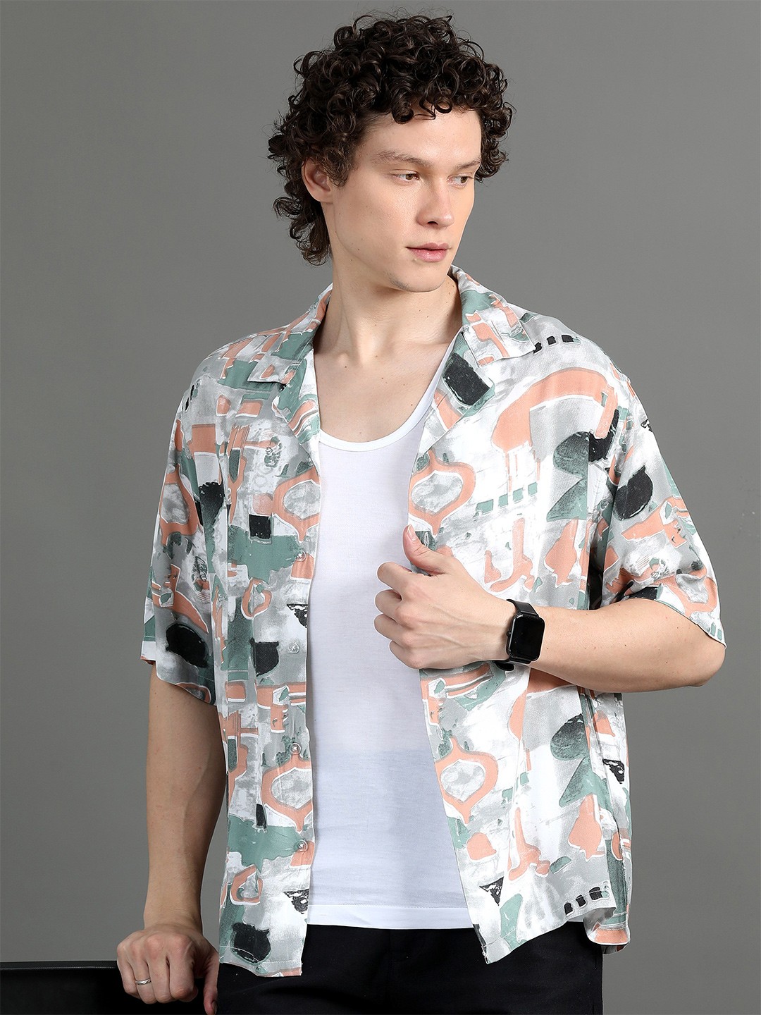 

SILISOUL Oversized Relaxed Abstract Printed Cuban Collar Shirt, White