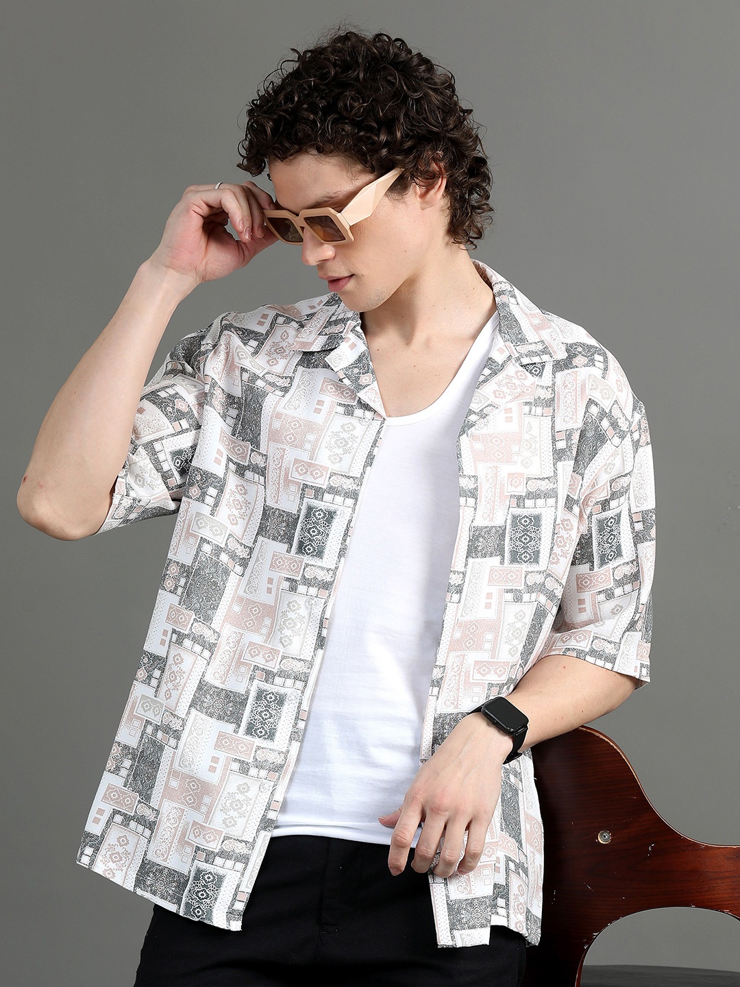 

SILISOUL Oversized Relaxed Graphic Printed Cuban Collar Shirt, White