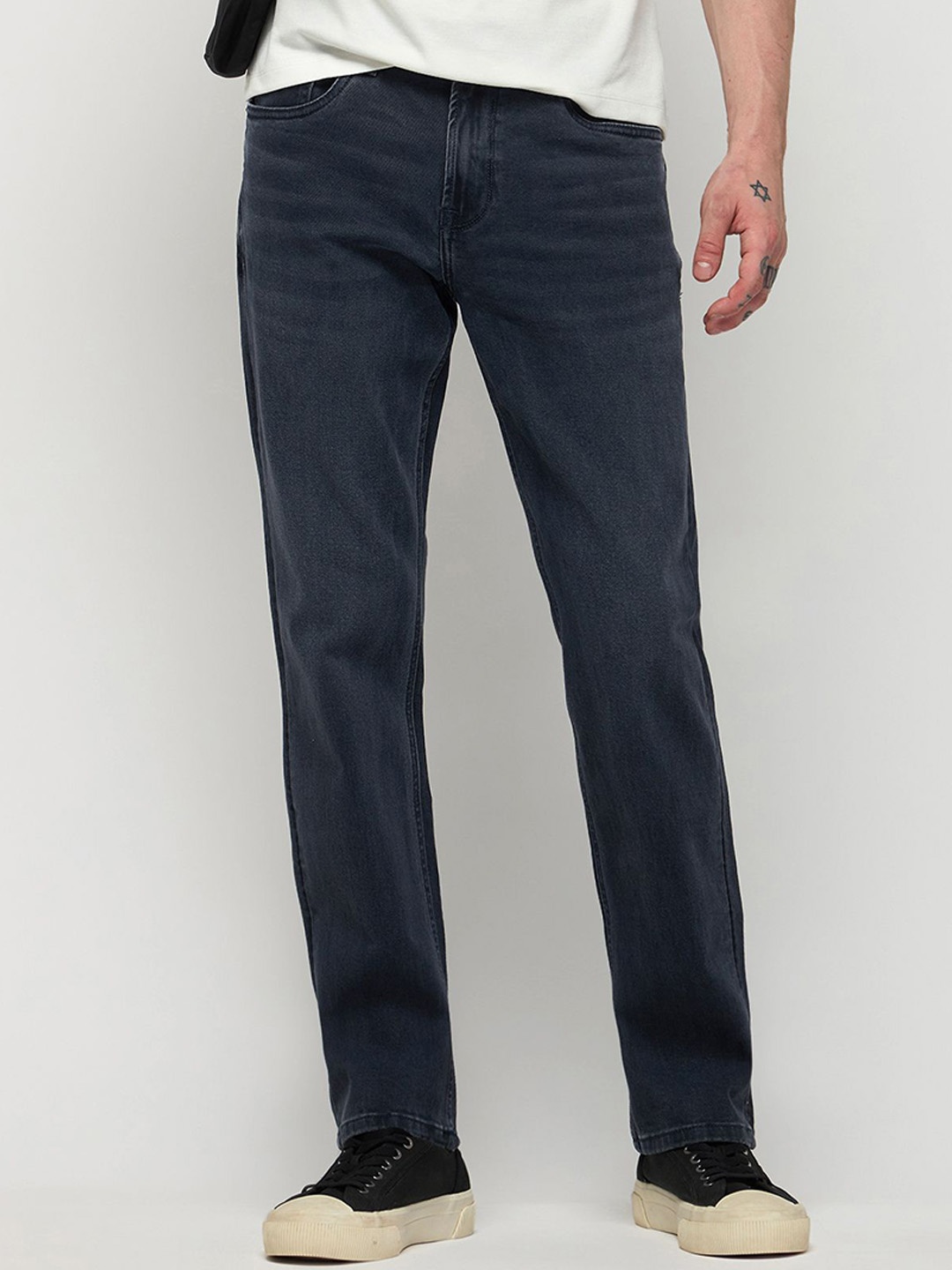 

DAGERRFLY Men Straight Fit Mid-Rise Clean Look Stretchable Jeans, Navy blue