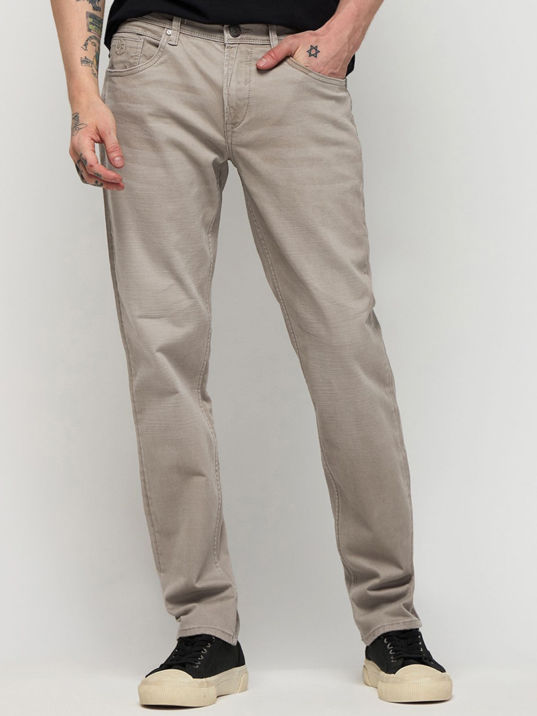 

DAGERRFLY Men Straight Fit Mid-Rise Clean Look Coloured Stretchable Jeans, Beige
