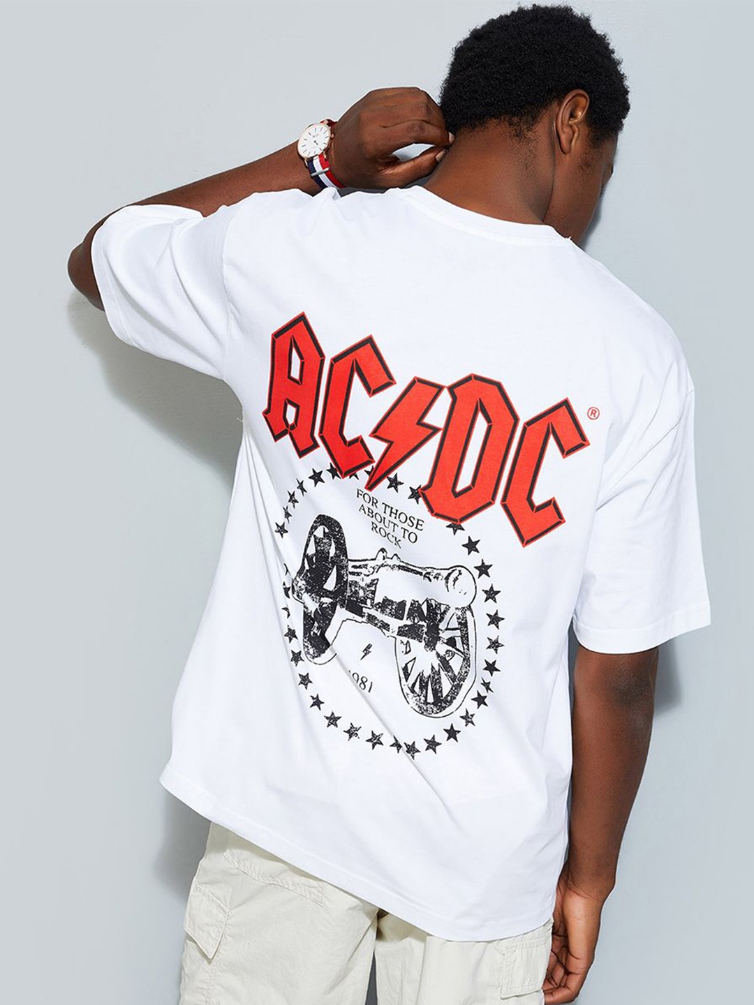 

max URB_N Men Oversized AC/DC Printed T-shirt, White