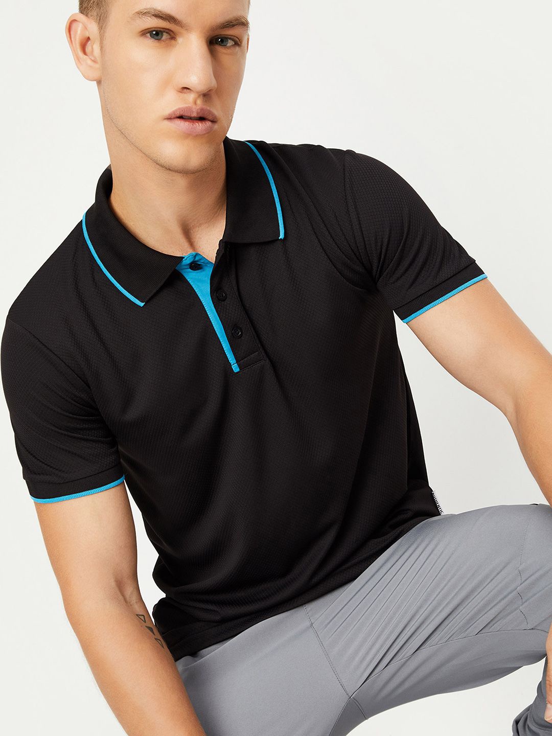 

max Polo Collar Short Sleeves Regular Fit T-shirt, Black