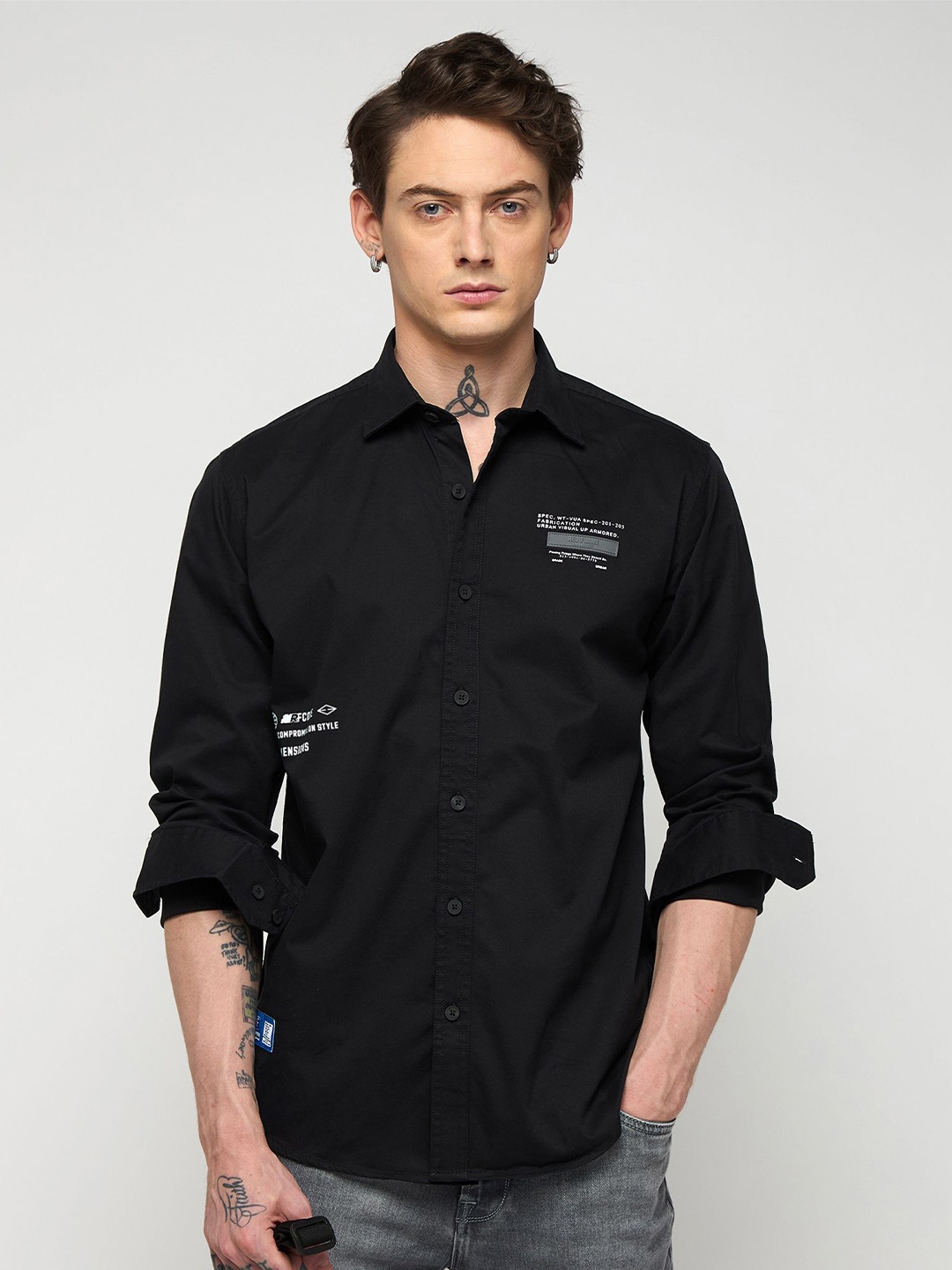 

Red Flame Slim Fit Spread Collar Long Sleeves Shirt, Black
