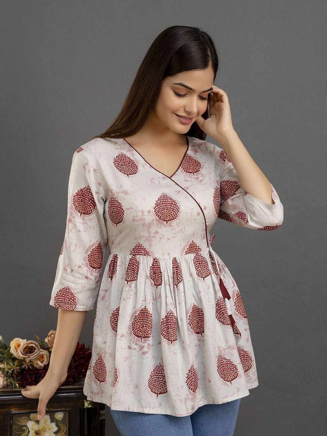 

SHOOLIN V Neck Printed Cotton Regular Top, Beige