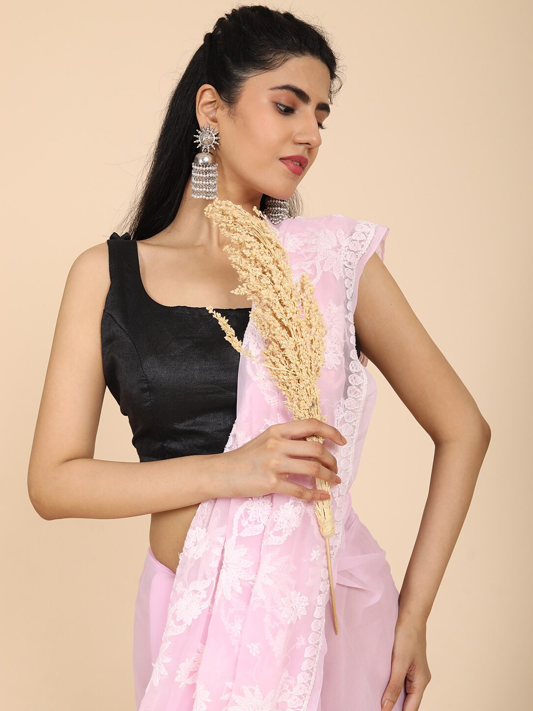 

HELLA FASHIONS Ethnic Motifs Chikankari Saree, Pink