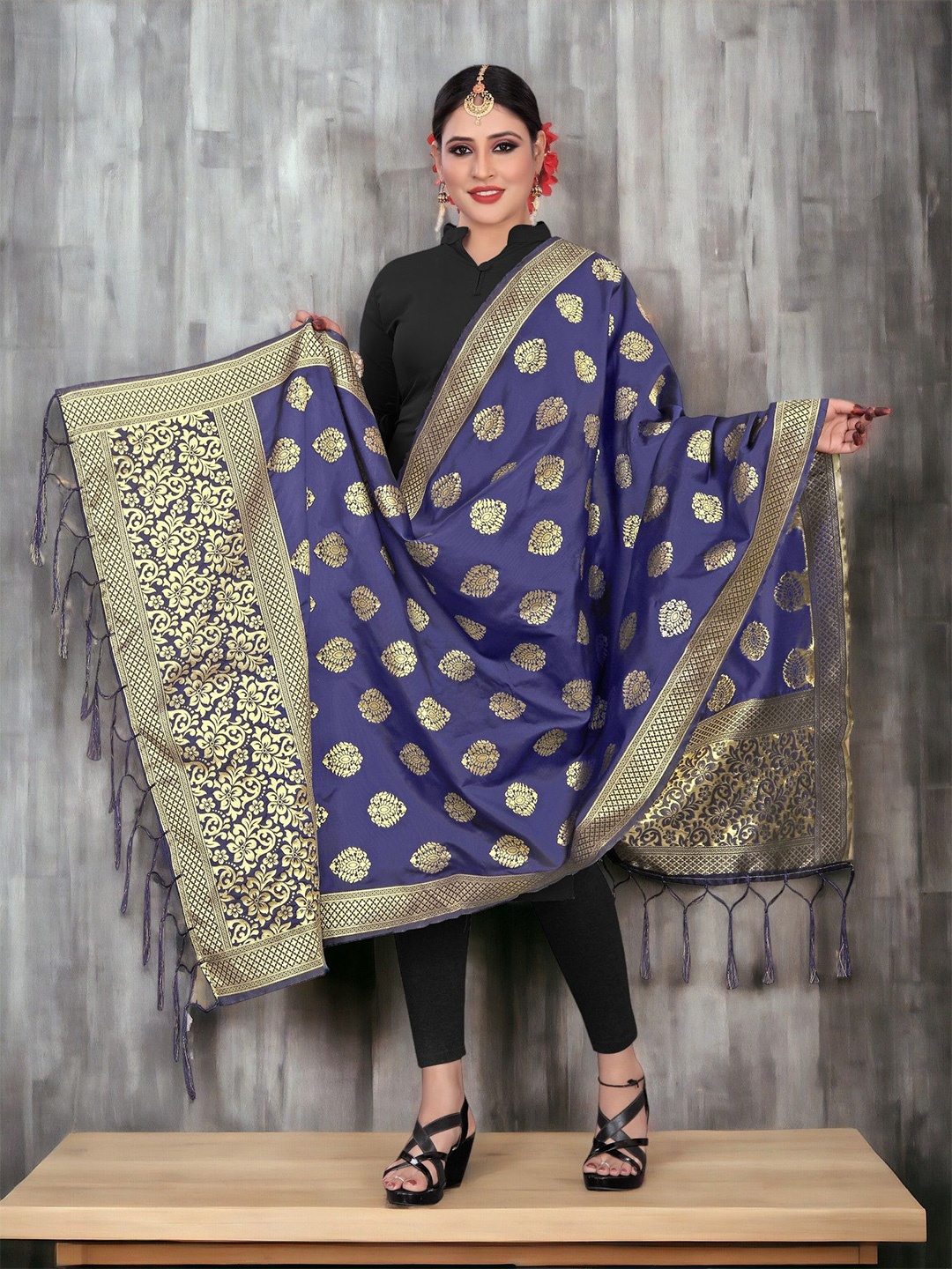 

CARTYSHOP Ethnic Motifs Woven Design Dupatta with Zari, Navy blue