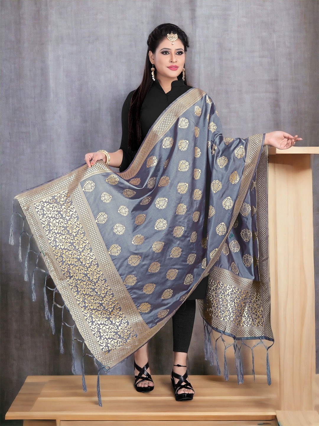 

CARTYSHOP Ethnic Motifs Woven Design Dupatta with Zari, Grey