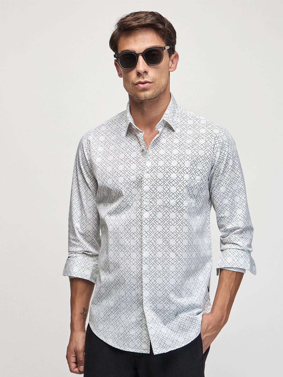 

Red Flame Geometric Printed Spread Collar Shirt, White