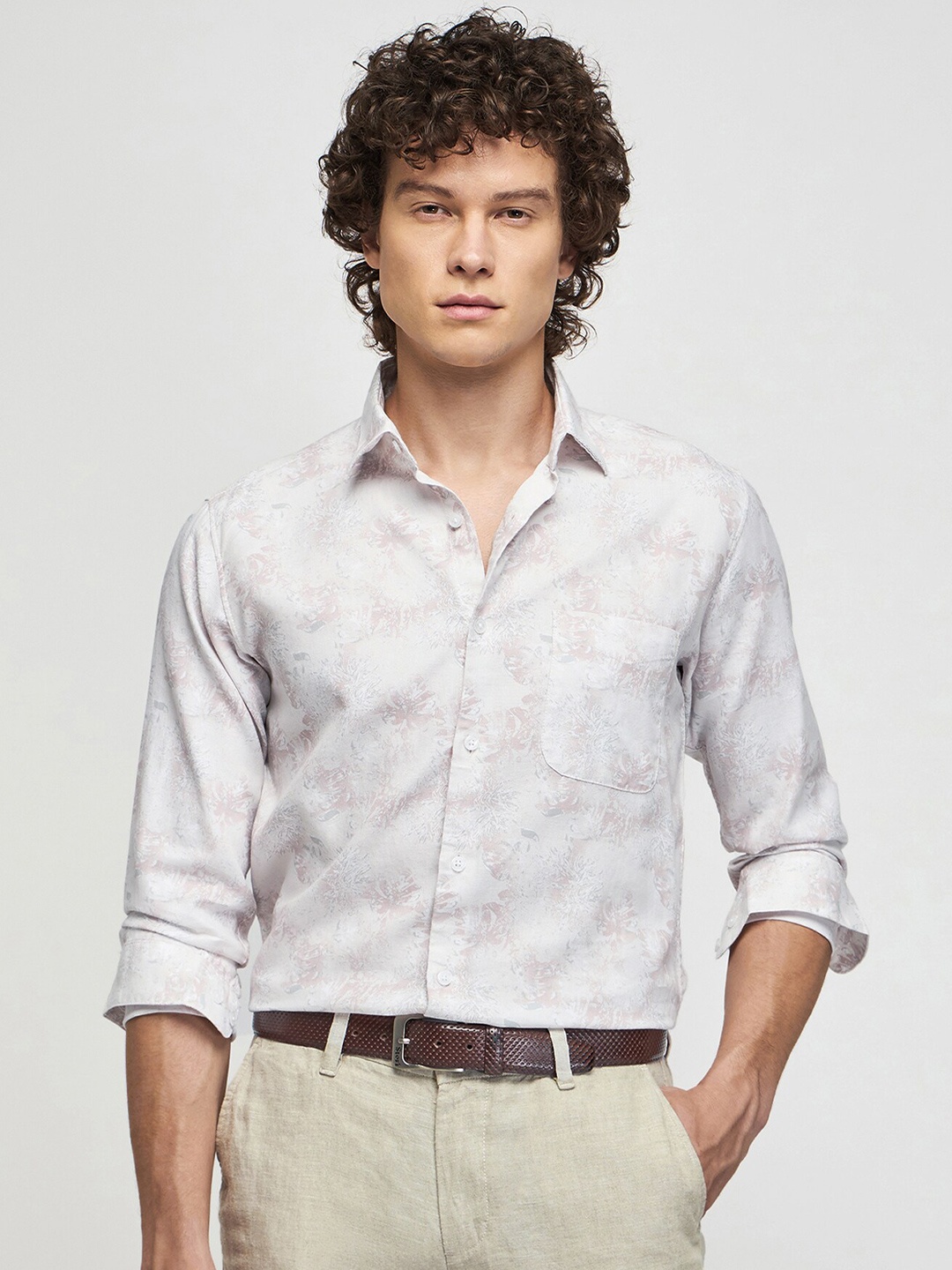 

Red Flame Floral Printed Casual Shirt, Pink