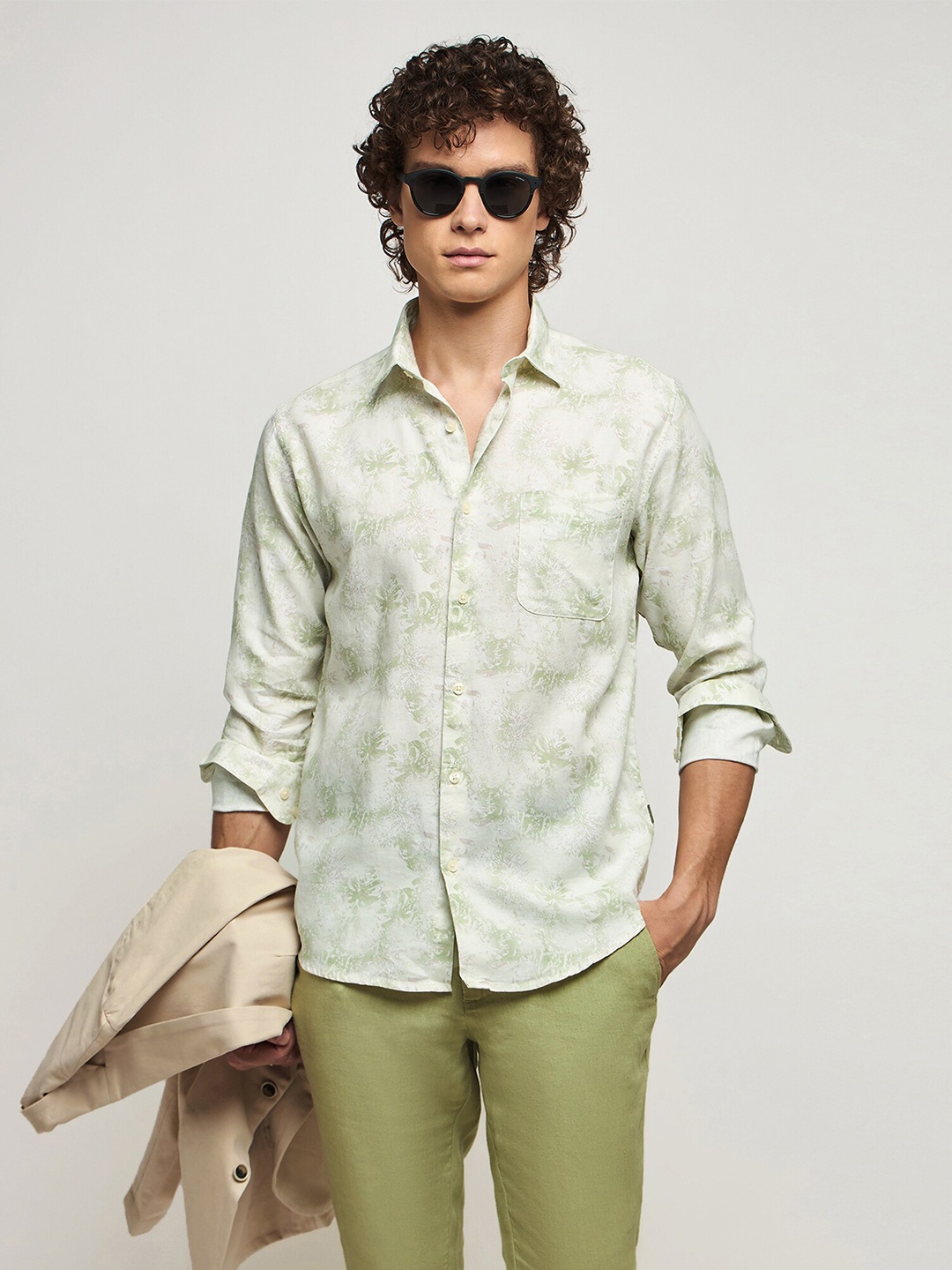 

Red Flame Tropical Printed Spread Collar Cotton Shirt, Green