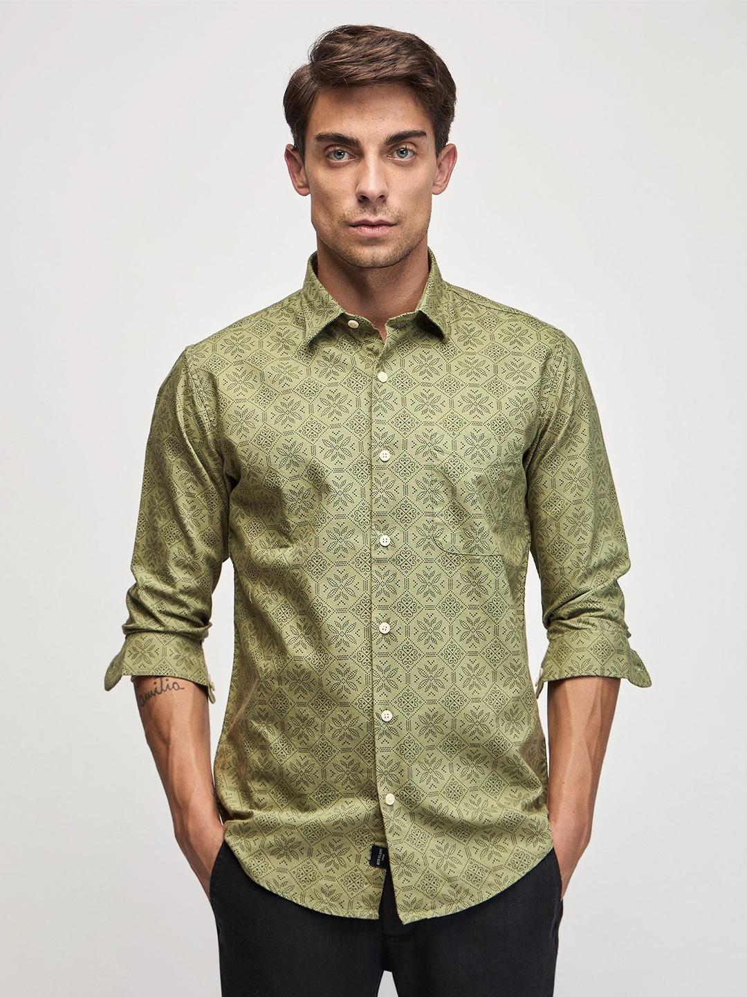 

Red Flame Ethnic Motifs Printed Pure Cotton Casual Shirt, Green