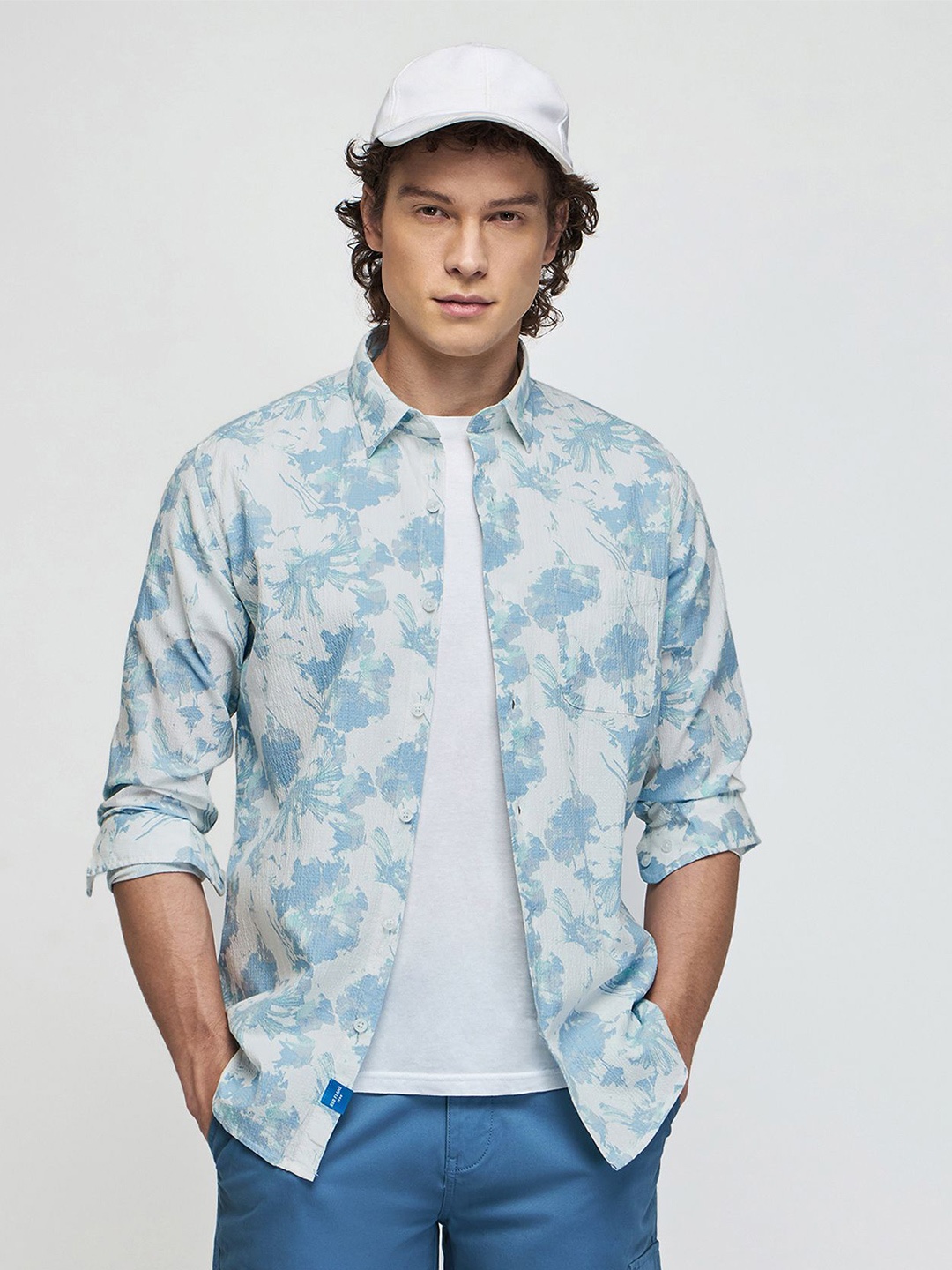 

Red Flame Floral Printed Casual Shirt, Blue