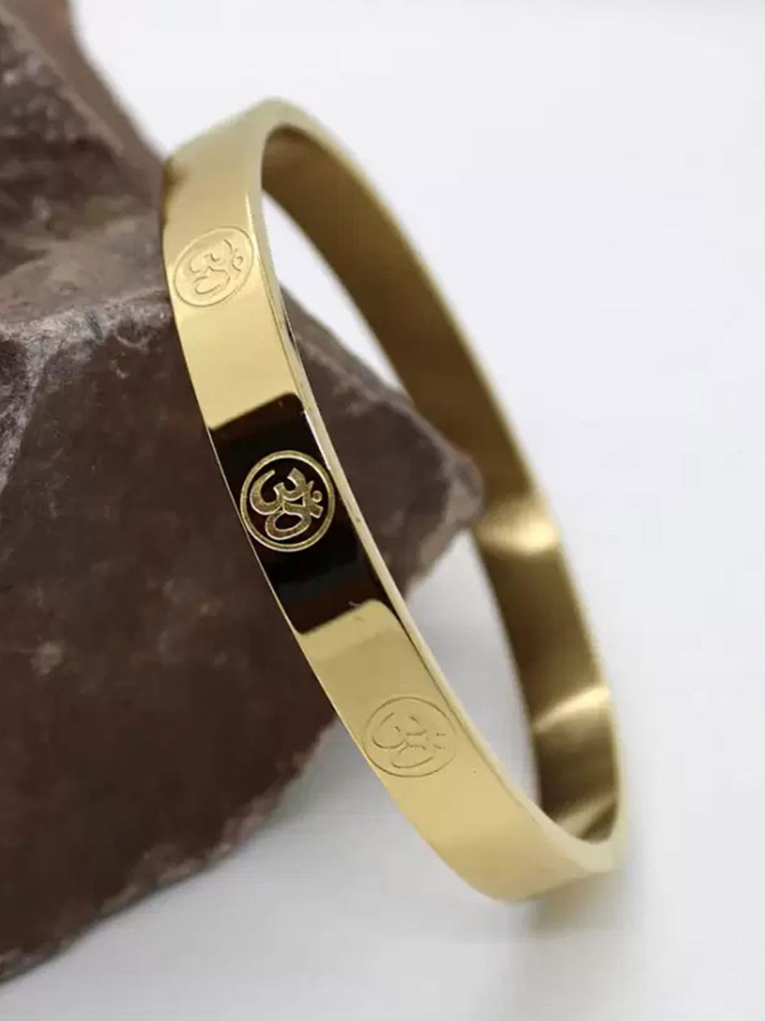 

WATCHSTAR Unisex Gold-Plated Stainless Steel Enamelled Kada Bracelet