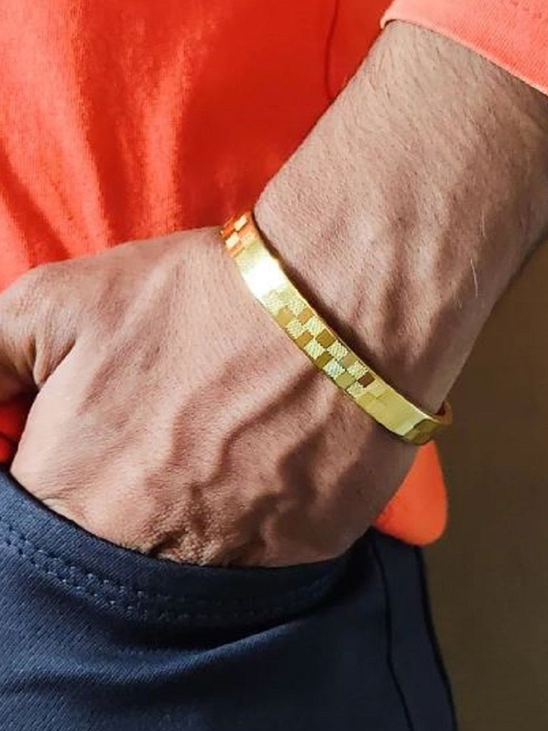 

WATCHSTAR Unisex Gold-Plated Stainless Steel Enamelled Kada Bracelet