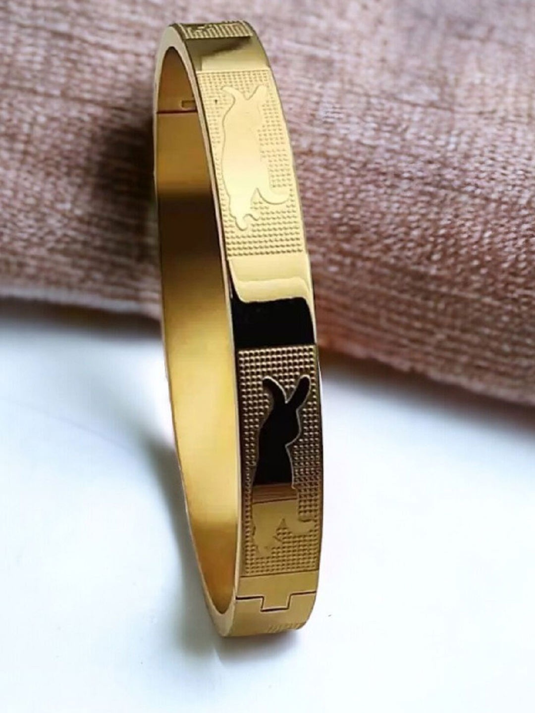 

WATCHSTAR Unisex Gold-Plated Stainless Steel Enamelled Kada Bracelet