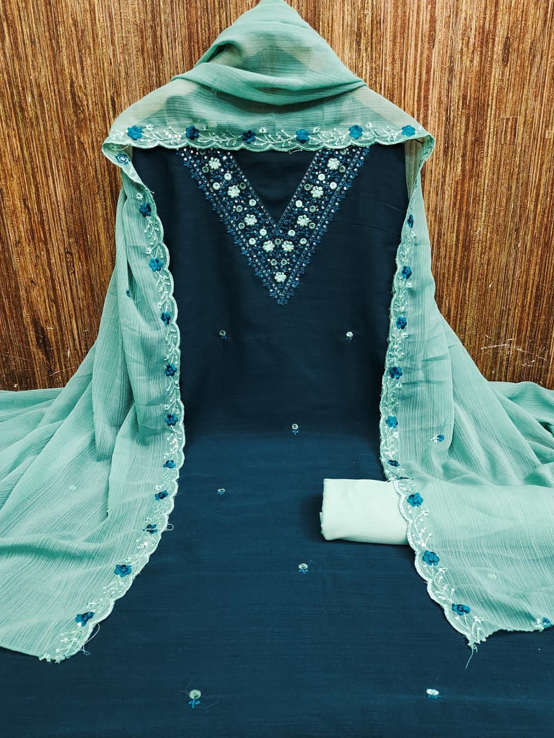 

ZEEPKART Ethnic Motifs Embroidered Sequinned Unstitched Dress Material, Turquoise blue